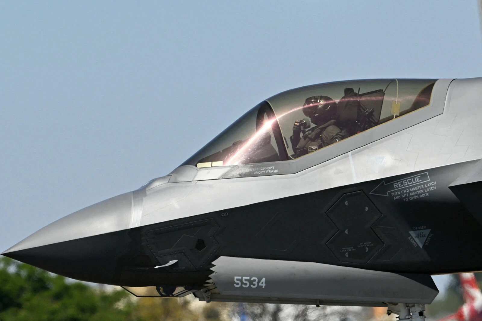 Canada reassesses F-35 purchase, considers alternatives amid political tensions