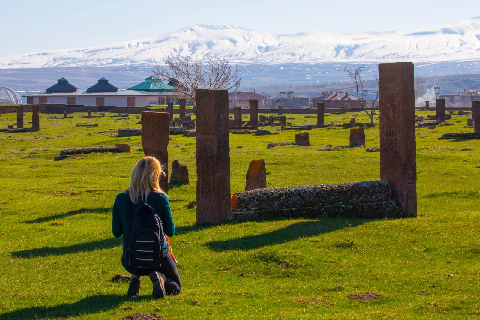 A view of the Seljuk cemetery in Ahlat, Türkiye, showcasing its historic tombstones.