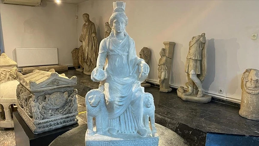 A Kybele statue, repatriated to Türkiye, to be exhibited in the Afyonkarahisar Museum