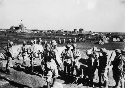 Syrian soldiers at the Battle of Maysalun, taken on July 24, 1920, by a soldier who died in 1926 during a riot against French rule in Damascus.