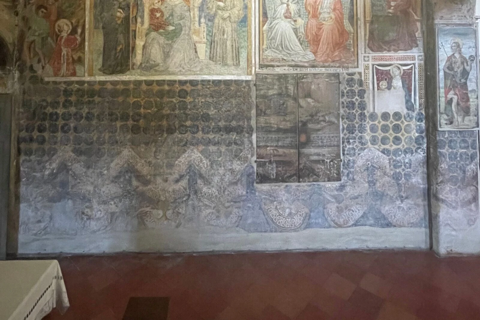 Right-hand wall of the apse in the Church of S. Antonio, Polesine, Ferrara, Italy, captured by Federica Gigante.