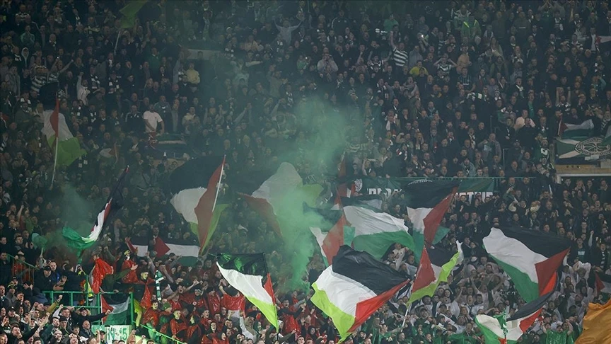 Celtic fans raise 'Show Israel the Red Card' banner, UEFA considers sanction