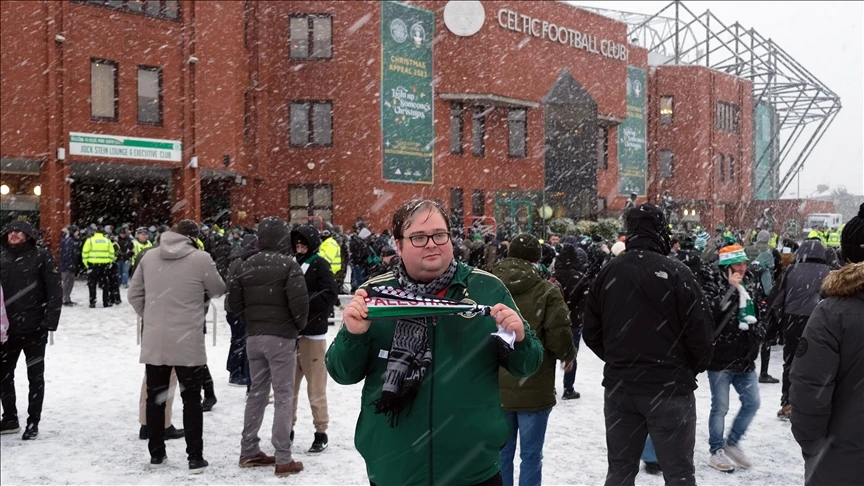 Celtic fans raise 'Show Israel the Red Card' banner, UEFA considers sanction