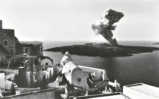 An image showing the aftermath of the July 9, 1956 earthquake, which caused the eruption of Santorini's volcano and a massive tsunami.