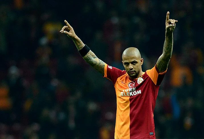 Galatasaray legend Felipe Melo celebrates