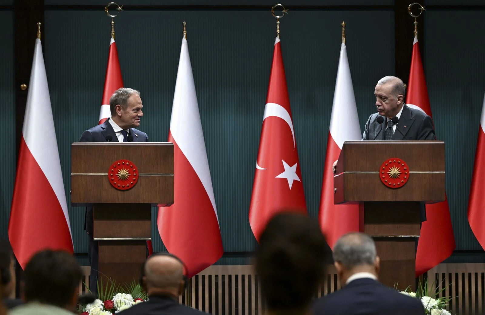 Photo shows Turkish President Recep Tayyip Erdogan (R) and Polish Prime Minister Donald Tusk (L)