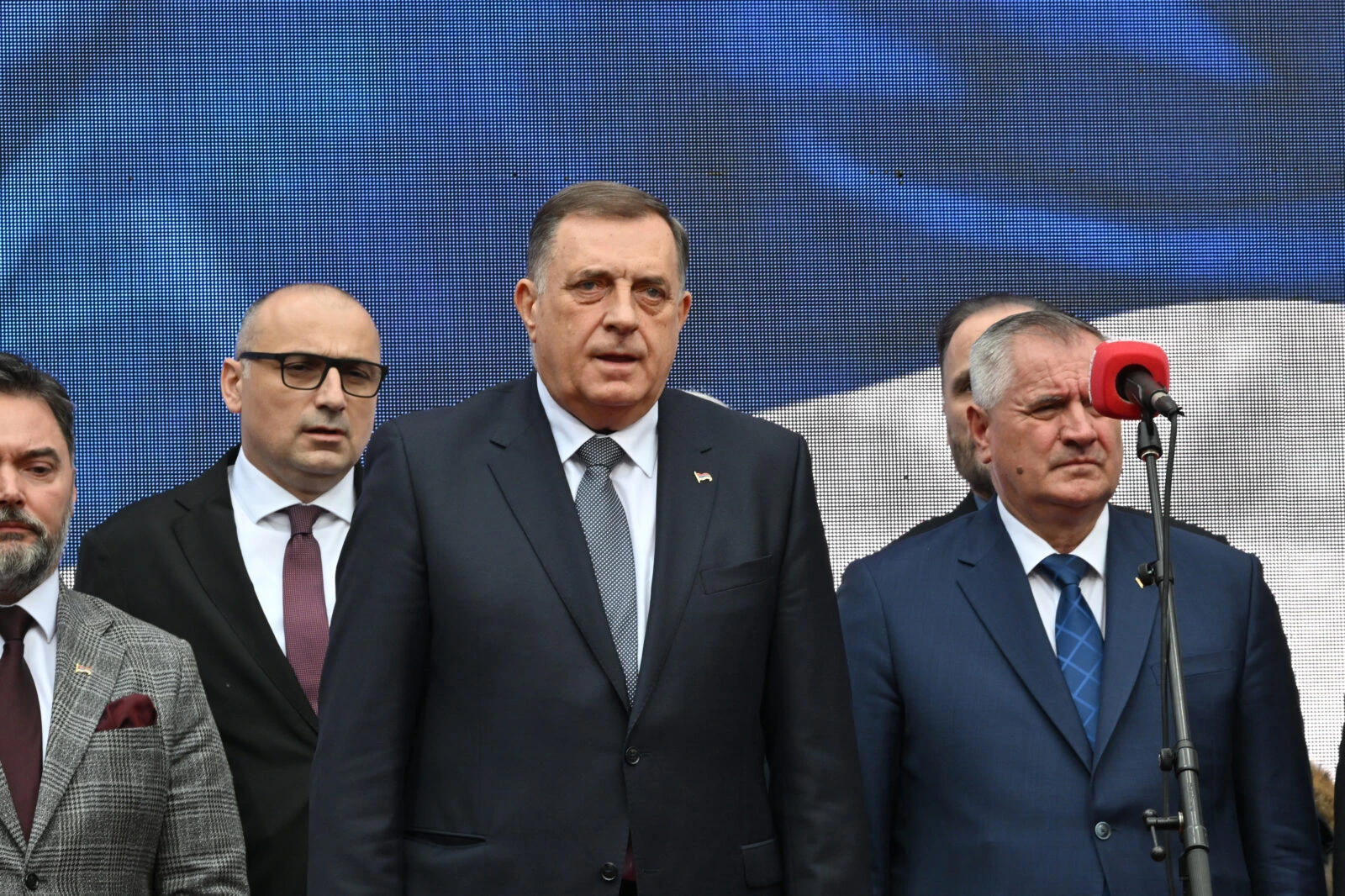 Bosnian prosecutors order arrest of Serb leader Milorad Dodik