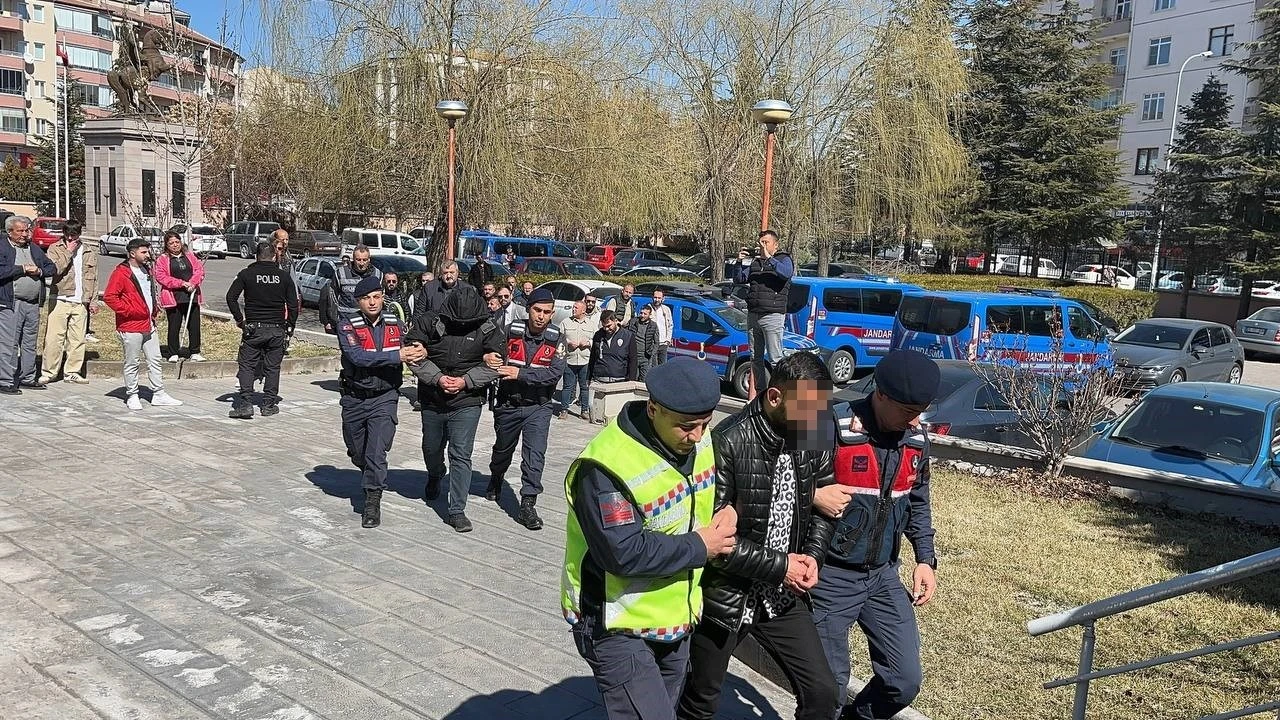 Suspects in Nigde are taken to court after being arrested for attempting to sell a medieval-era mummy during a police operation.