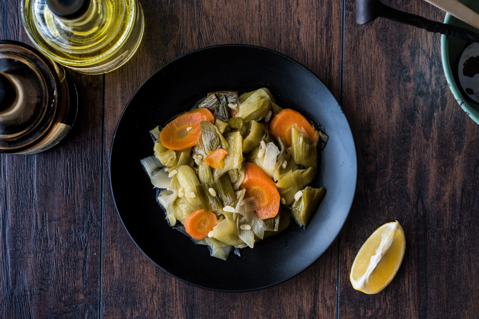 A plate of olive oil-braised leeks with carrots, a traditional Turkish dish often served at iftar.