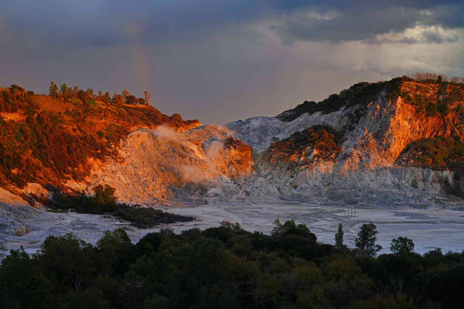 Seismic unrest at Italy's Campi Flegrei volcano raises concerns