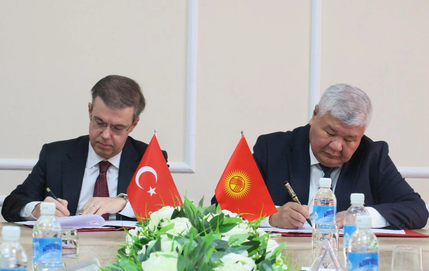 Kyrgyz PM Kasymaliyev pledges full support for Ihlas Holding's energy investments