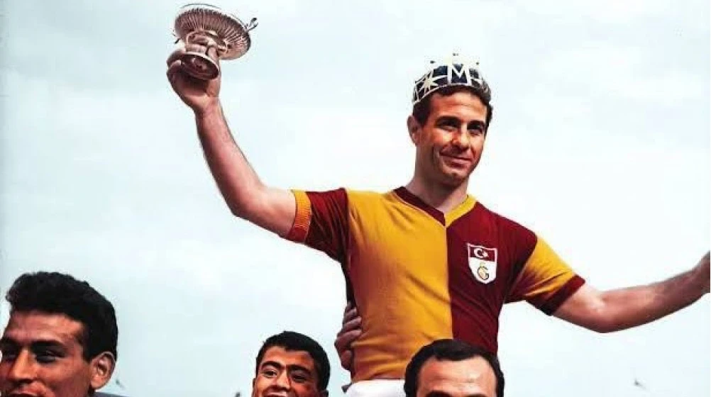 Metin Oktay-Turkish footballers