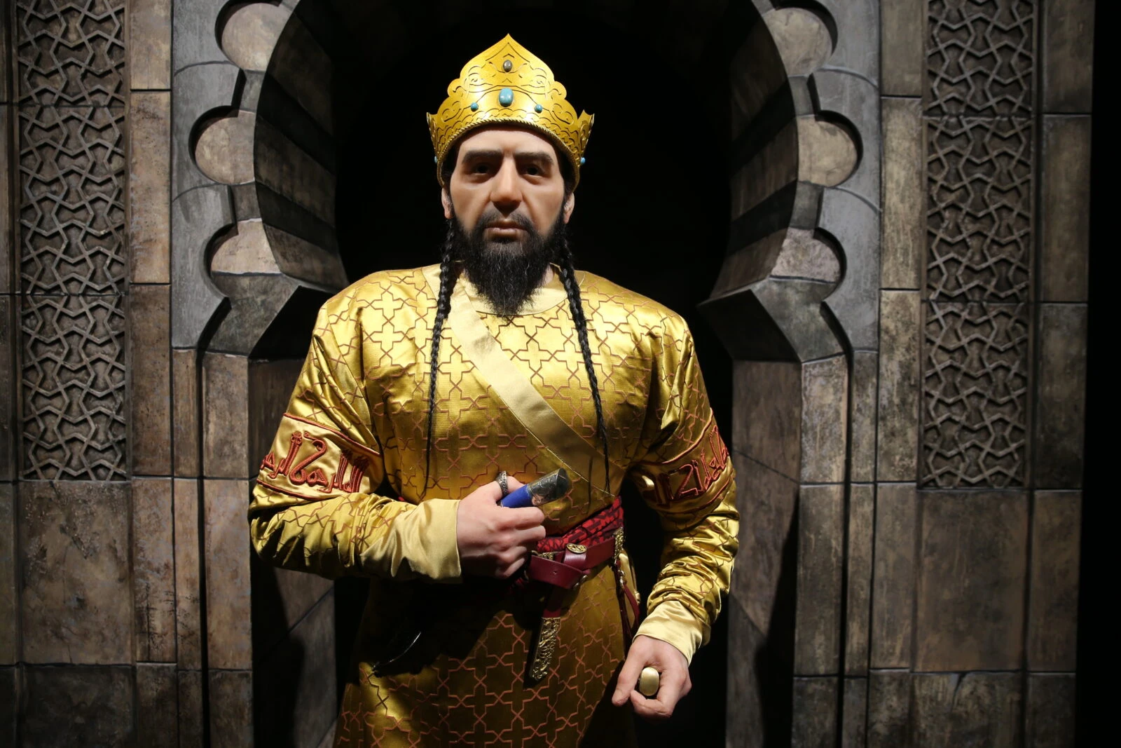 DNA analysis reveals new details about Anatolian Seljuk sultans 6 DNA and anatomical analysis of the remains recovered from the royal tomb