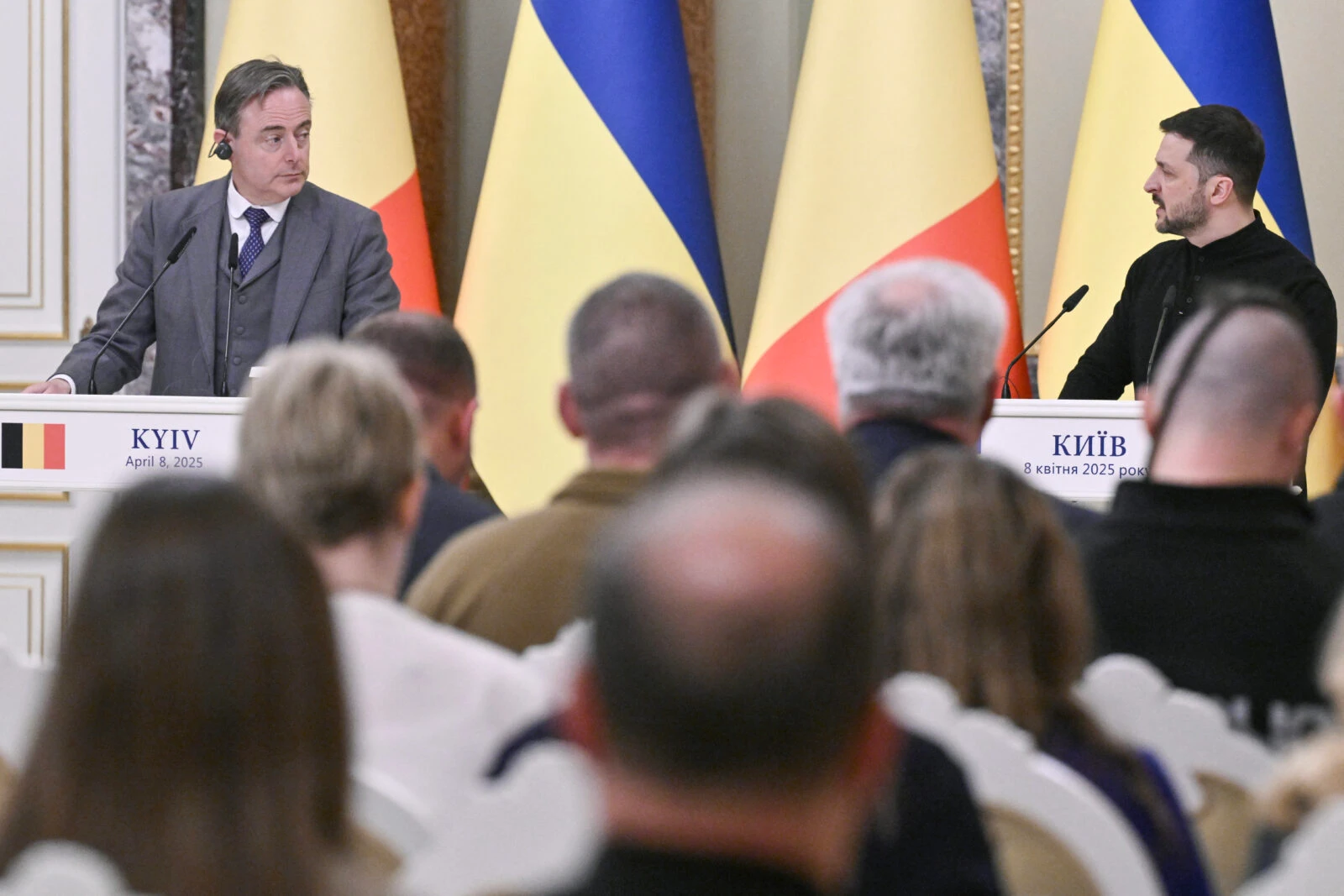 Zelenskyy, Belgian PM De Wever discuss $1.09B military aid 3 Ukrainian President Volodymyr Zelensky (R) and Belgium Prime Minister Bart de Wever (L)