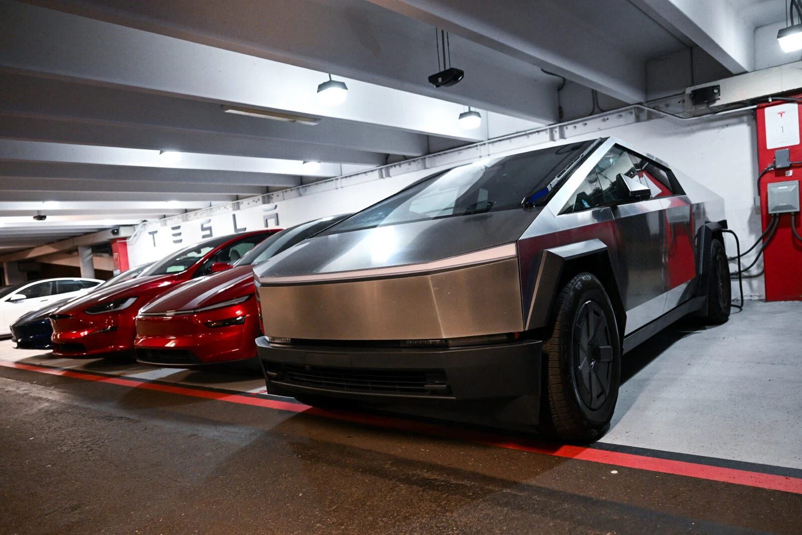 Volvo, Tesla prioritize Türkiye amid surge in electric vehicle demand 3 Volvo, Tesla prioritize Türkiye amid surge in electric vehicle demand