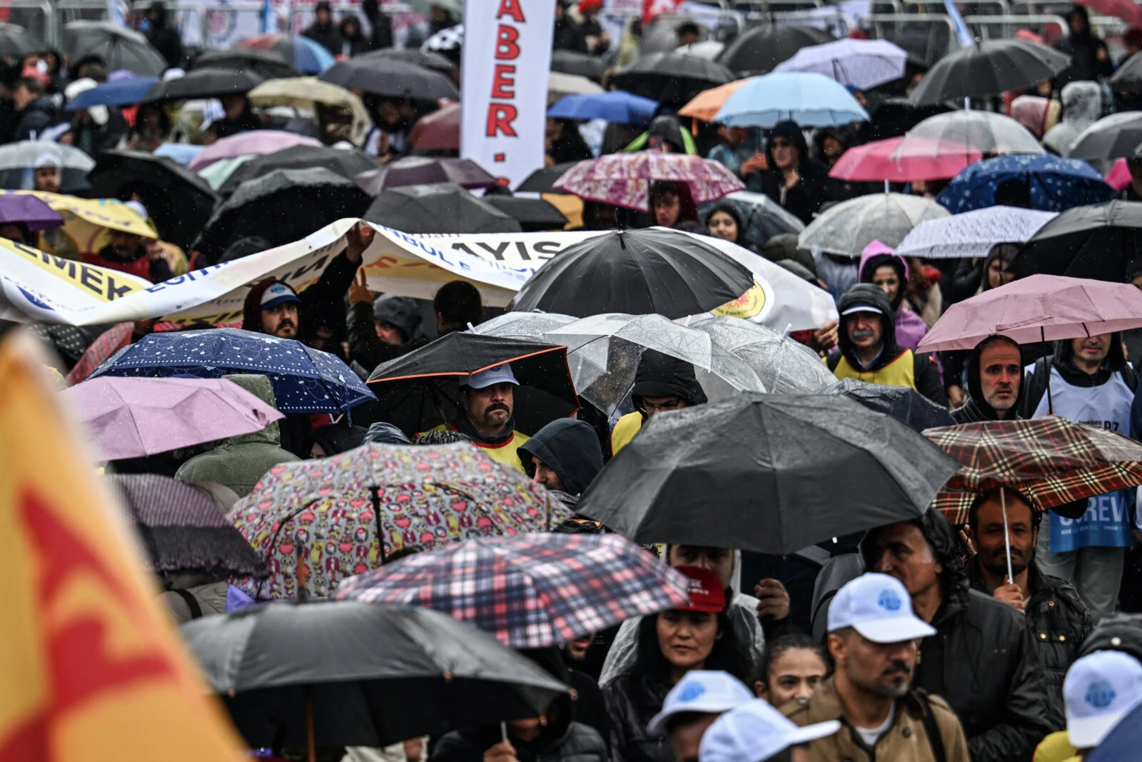 384 detained in Istanbul during May 1 protests, over 50,000 police deployed